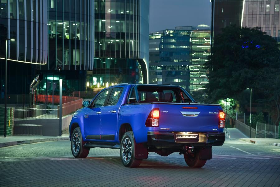  Toyota Hilux Legende 50 Double Cab 2019 года  (ZA) (фото 2 из 43)